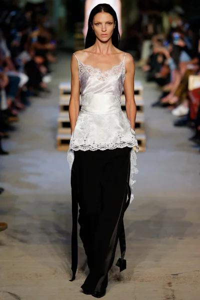Look 1